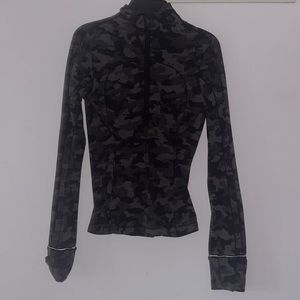 DISCONTINUED BLACK CAMO LULU LEMON DEFINE JACKET HALF ZIP